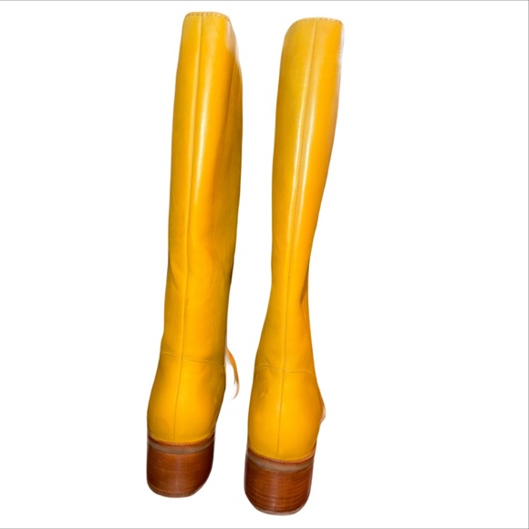 ✨ NEW Frye Camryn Banana Leather Boots — Size 8 and 9.5 and 10 available ✨ - Picture 7 of 9